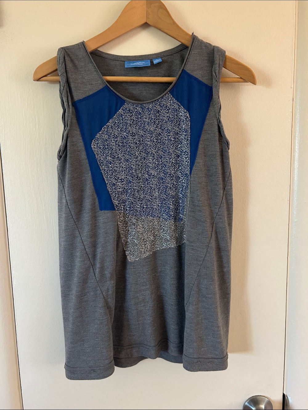 Simply Vera Vera Wang Gray Tank with Blue Panels and Silver Graphic